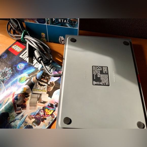 LEGO Dimensions Portal Base Poster & Building Instructions No LEGOs No Figures - Picture 6 of 11